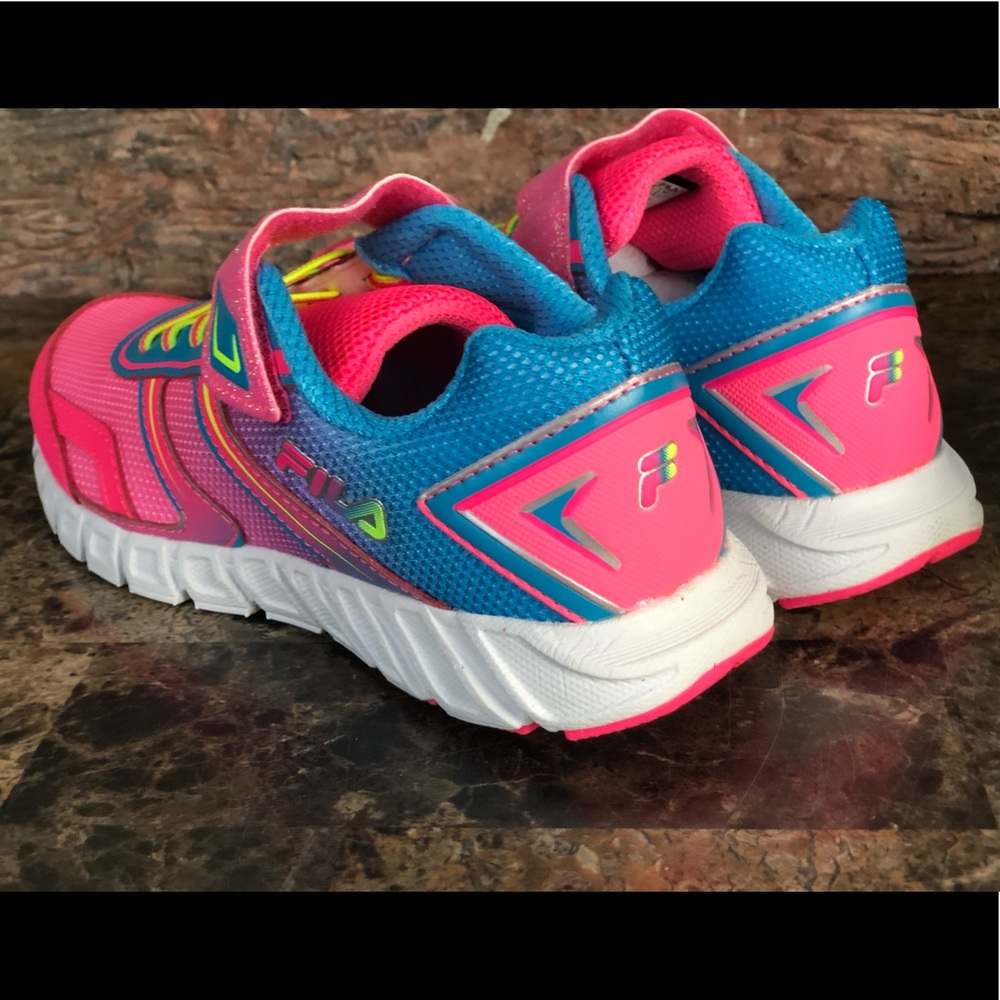 << SALE >>  NEW Fila Stay-Put Running sneakers - Picture 10 of 14